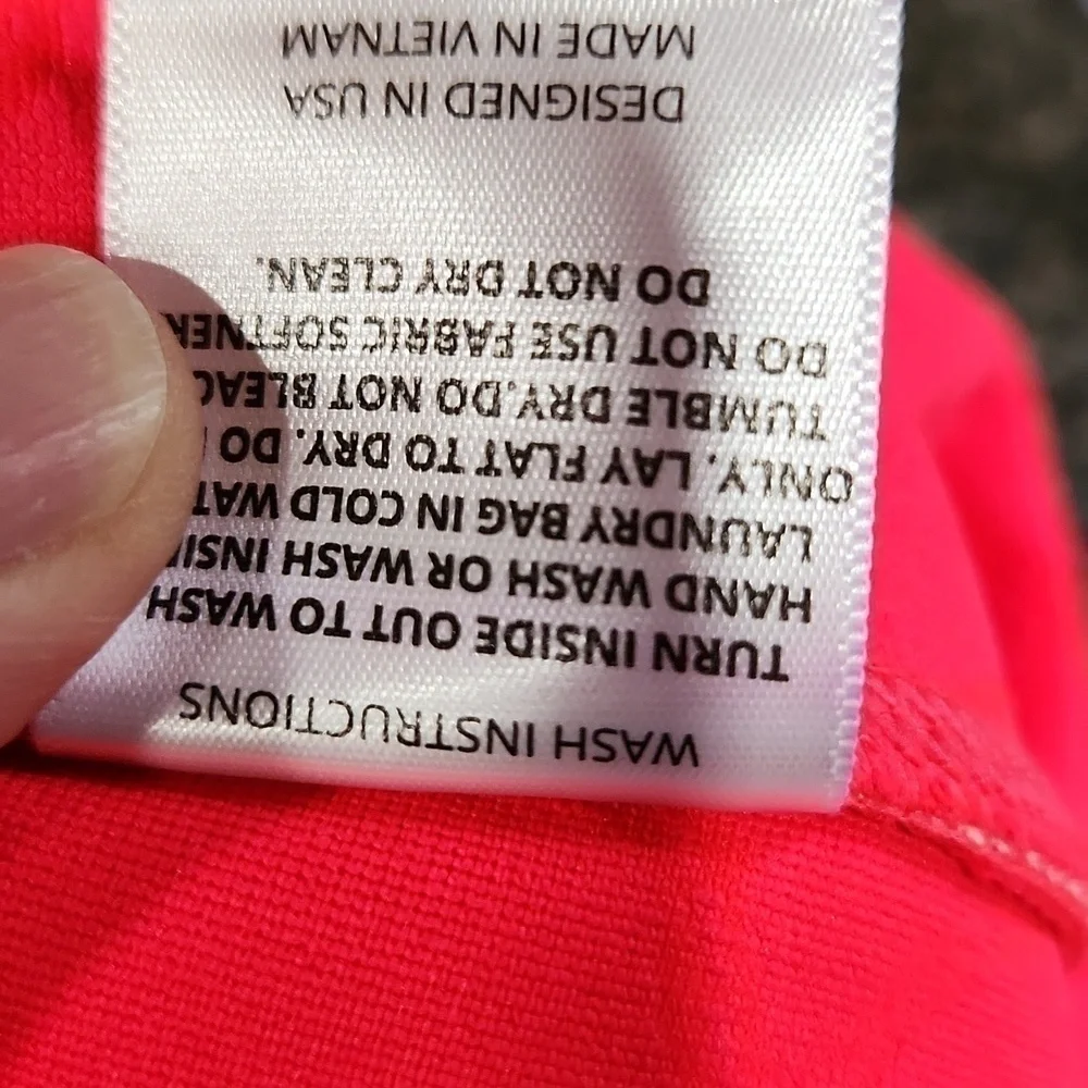 Shefit pocket leggings size medium bright fun fitness with scrunchis and laundry